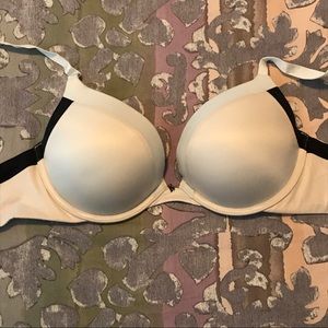 Fabulous by Victoria’s Secret Plunge Push-up Bra